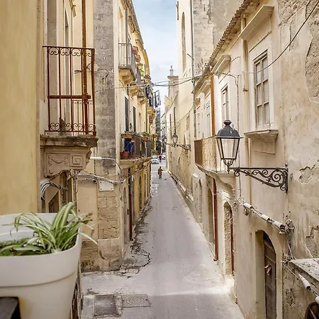 Mirabella Apartment In Ortigia By Wonderful Italy Syracuse Exterior photo